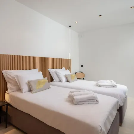 Villa Stunning Luxury Sandorin Private Seaside Oasis With Pool, Jacuzzi & Gym In