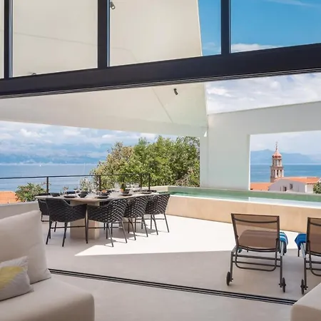 Stunning Luxury Sandorin Private Seaside Oasis With Pool, Jacuzzi & Gym In *