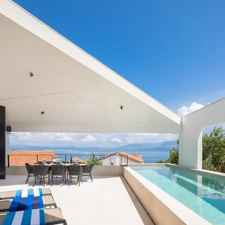 Villa Stunning Luxury Sandorin Private Seaside Oasis With Pool, Jacuzzi & Gym In Sutivan